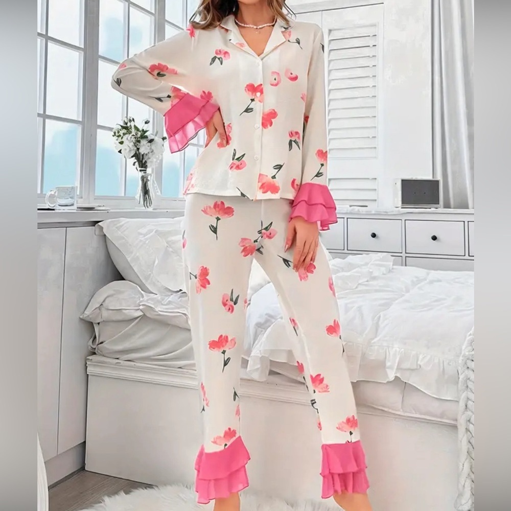 Elegant Floral Pajama Lounge Wear with Ruffle Hems| Size: 8/10 - Picture 2 of 4